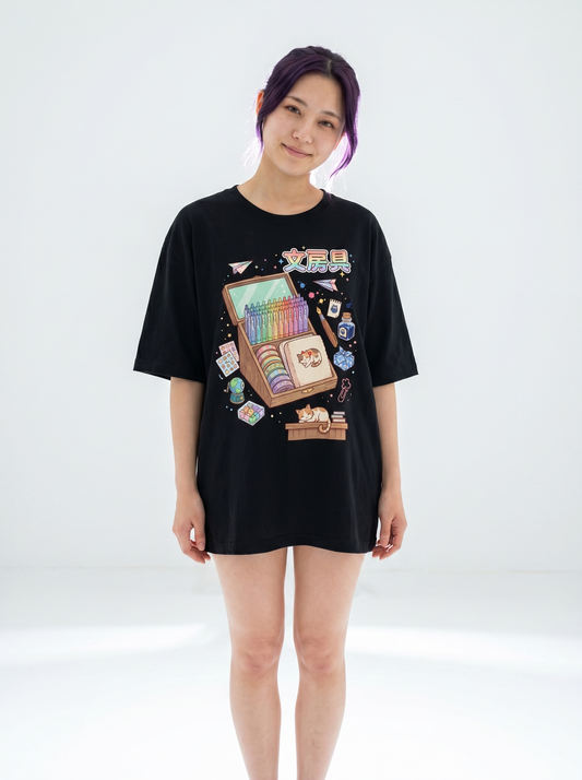 可愛い文房具&寝そべり猫 オーバーサイズTシャツ | ストリートウェア