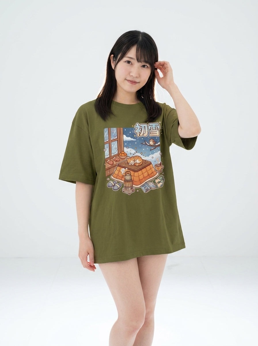 冬の猫と雪の和風アート オーバーサイズTシャツ | ストリートウェア